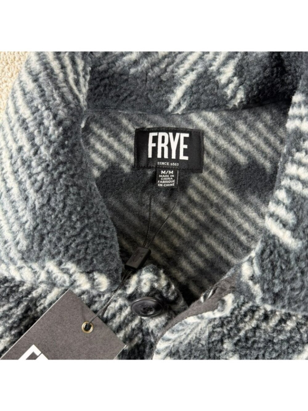Frye Aztec Pattern Striped Button Up Fleece Jacket Gray Black Men’s Size Medium - Picture 2 of 6